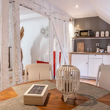 Le Baldaquin / Les Suites Romantiques Honfleur Esterno foto
