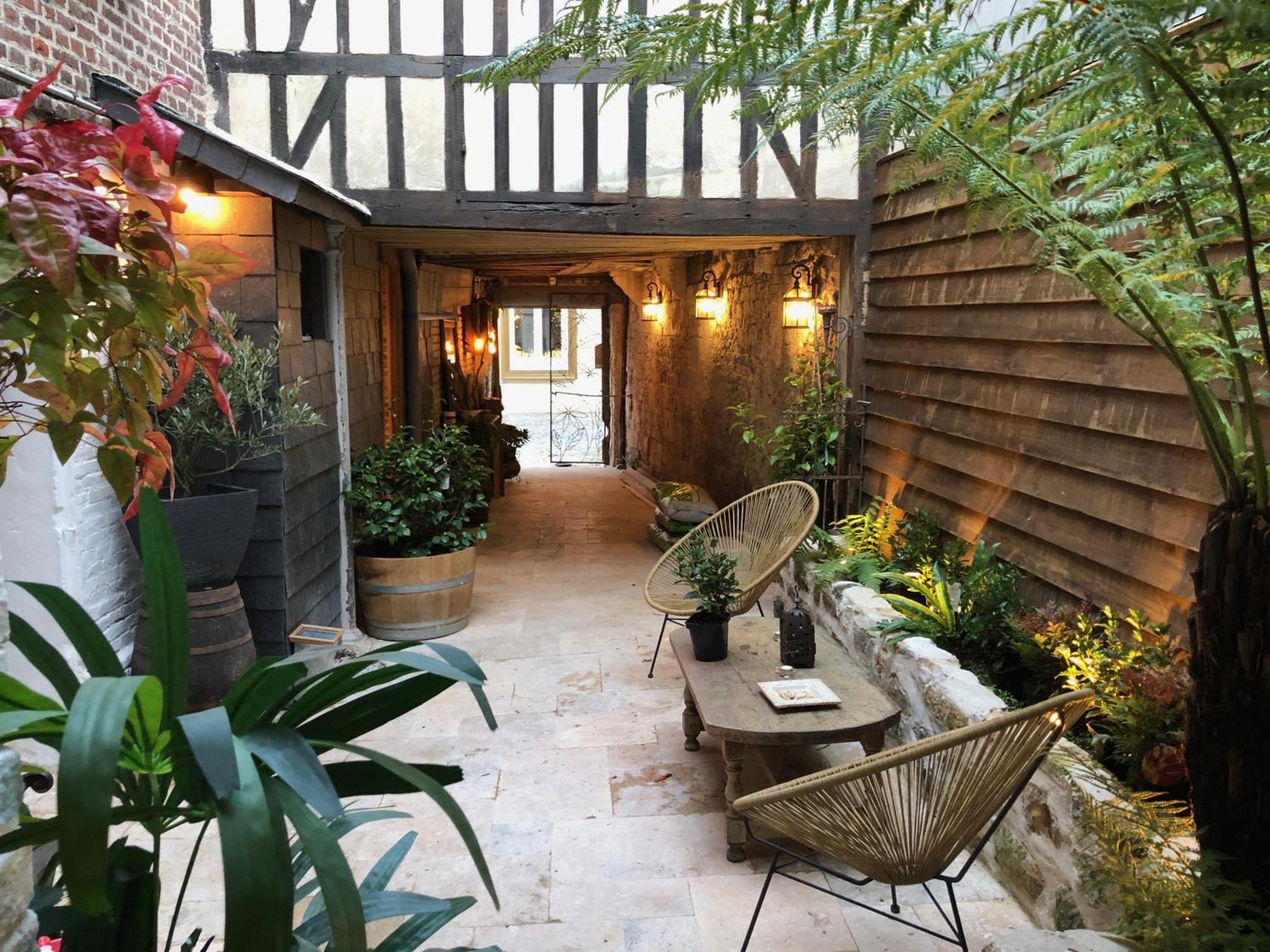 Le Baldaquin / Les Suites Romantiques Honfleur Esterno foto