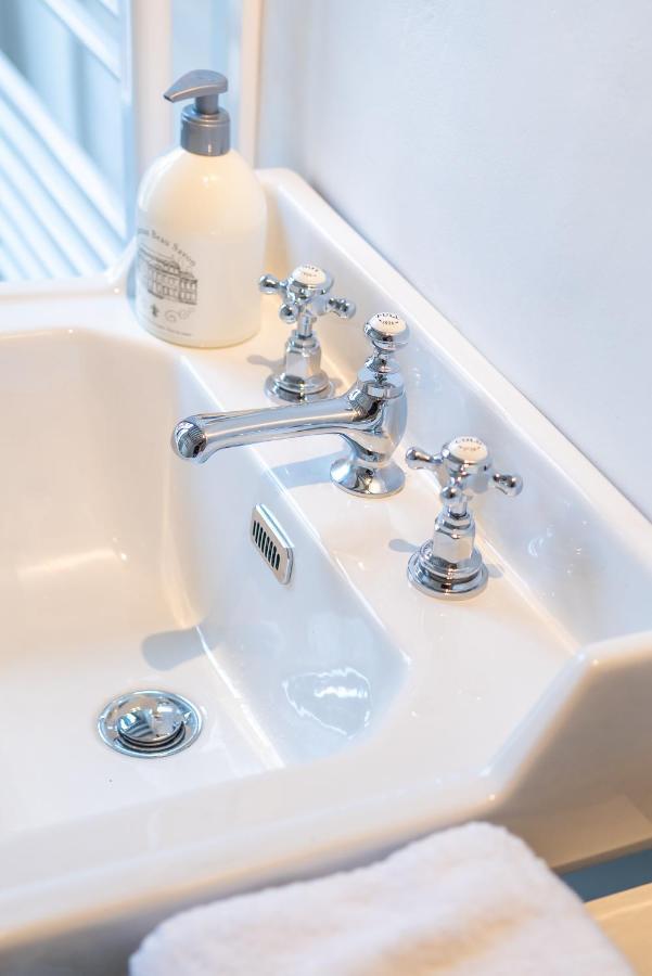 Le Baldaquin / Les Suites Romantiques Honfleur Esterno foto